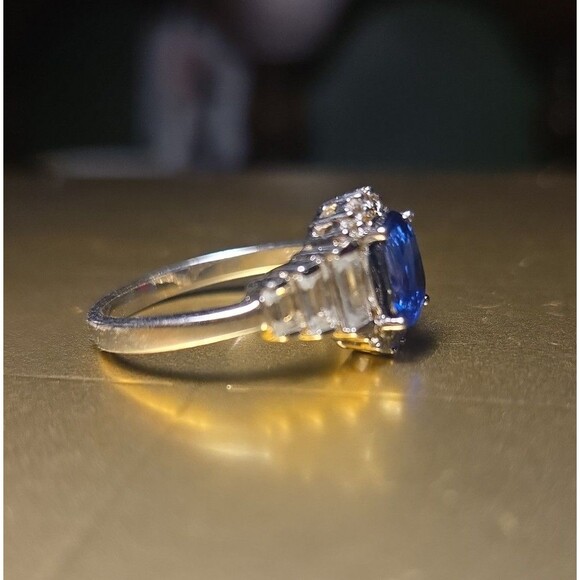 Vintage sterling silver ring sz 8.5 - Picture 2 of 4